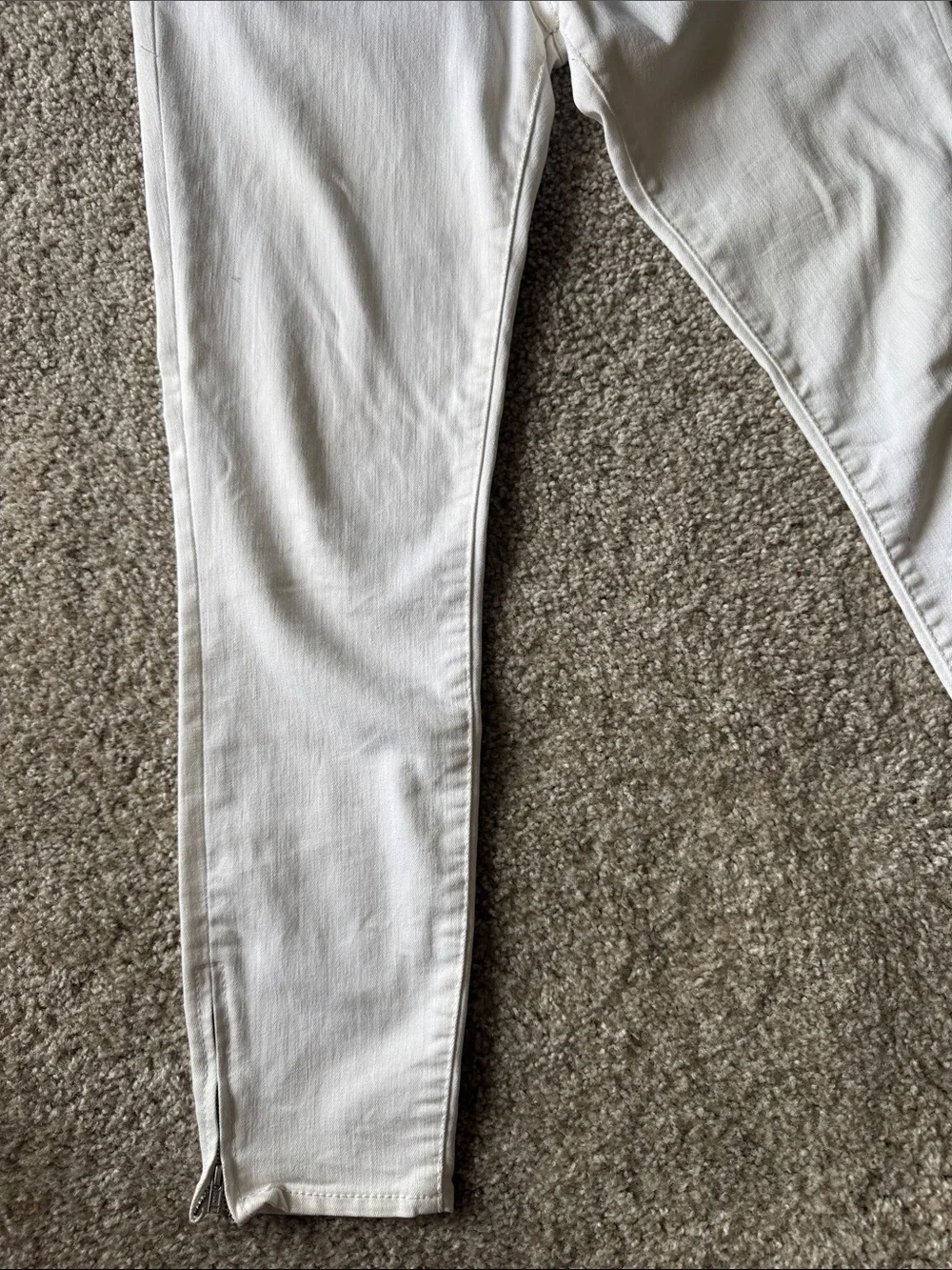 Free People Women’s White Skinny Ankle Jeans with Ankle Zips SIZE 28